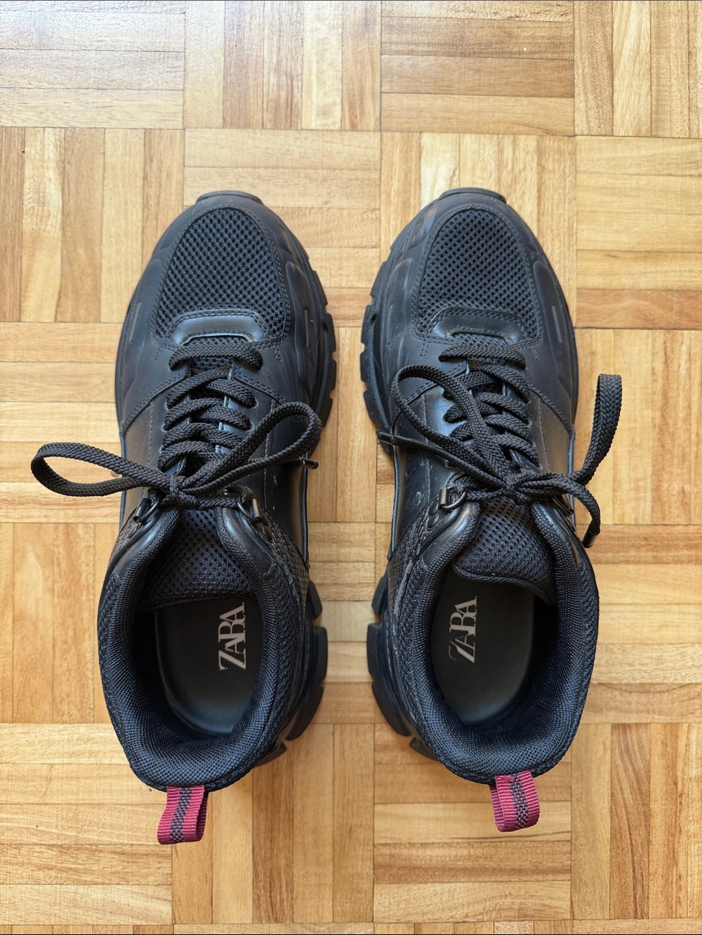 Zara Men’s Black Lace-Up Chunky Sneakers with Pink Heel Tab